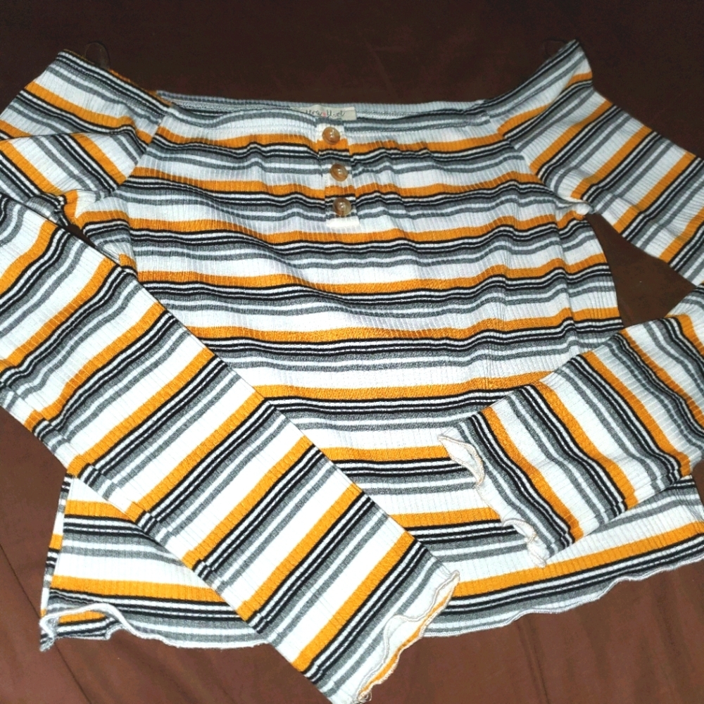 Women/Juniors crop top